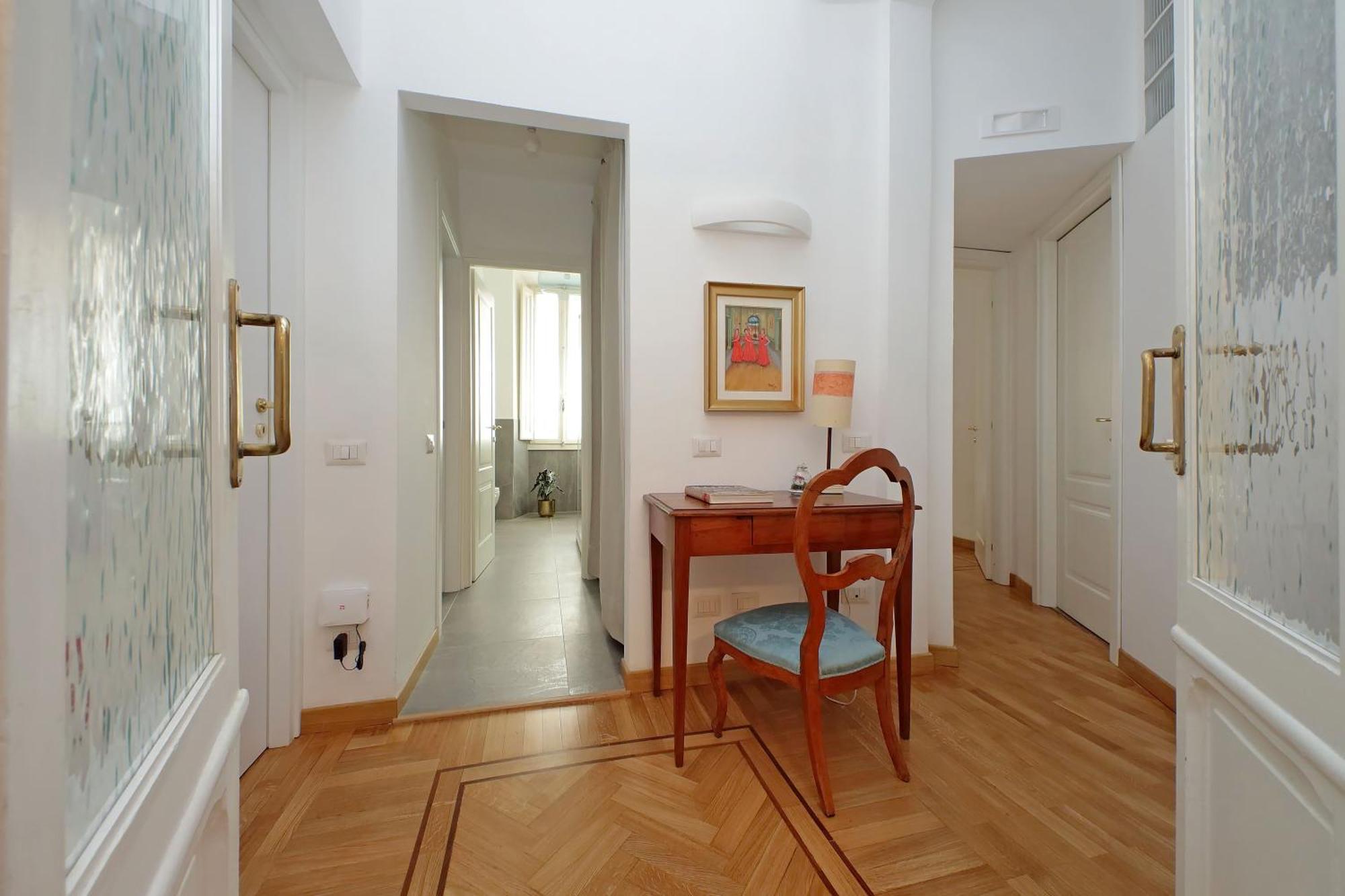 Apartment Treasurerome Adriana Charme 4br Rome